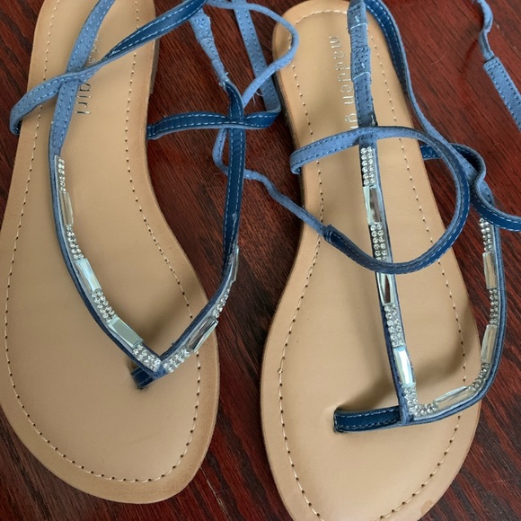 Madden Girl Like New Strappy Sandals Size 6 - Picture 1 of 3